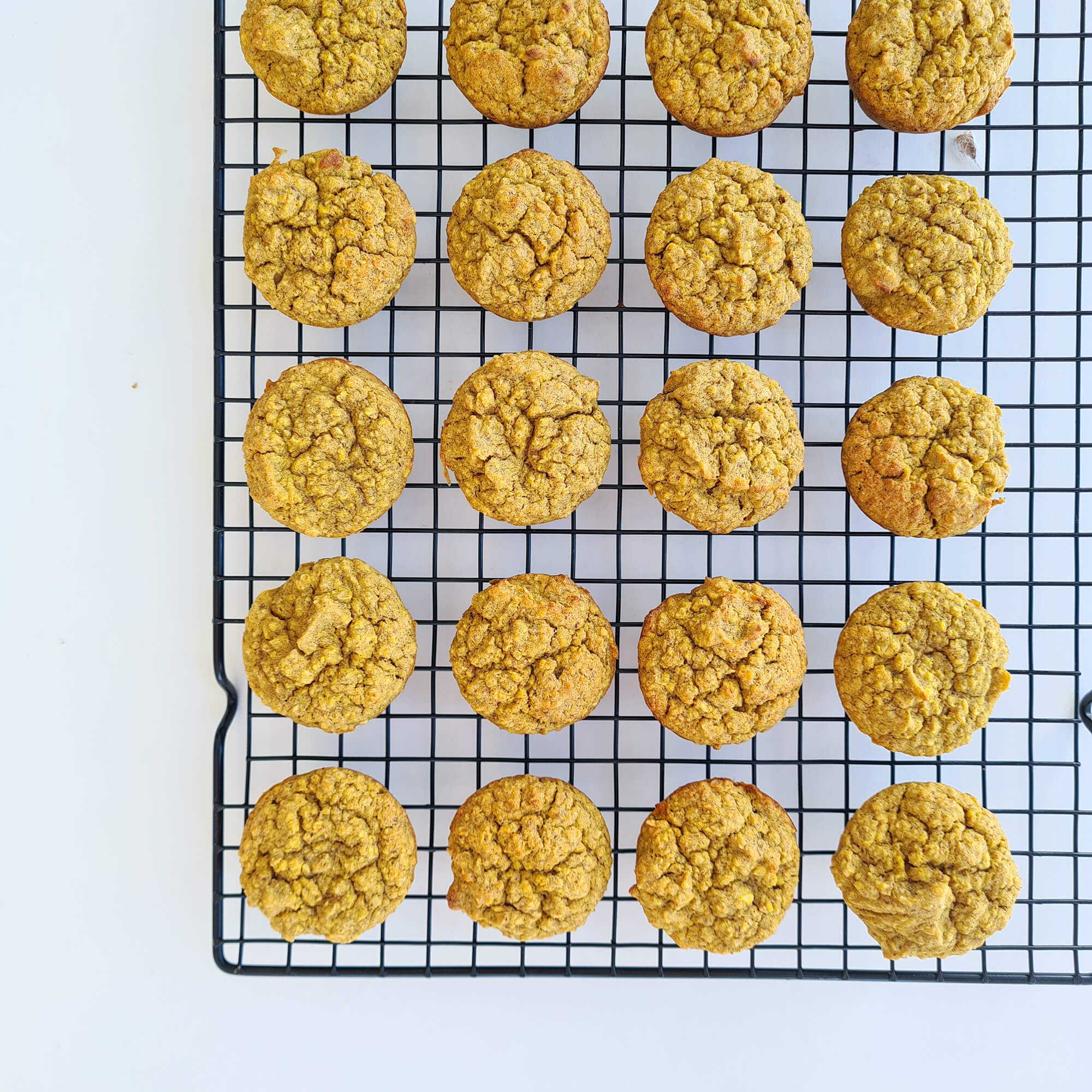 Pumpkin banana mini muffins